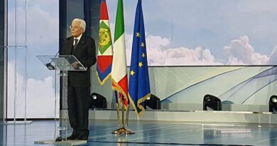 Scuola e integrazione, Mattarella: «Niente ghetti e barriere». Il Governo prepara il tetto agli alunni stranieri